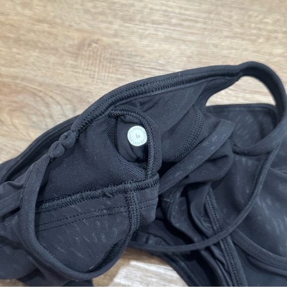 Lululemon Nulu and Mesh Yoga Bra Light Support, A/B Cups Jewel Emboss Black Sz 4 - Picture 6 of 6
